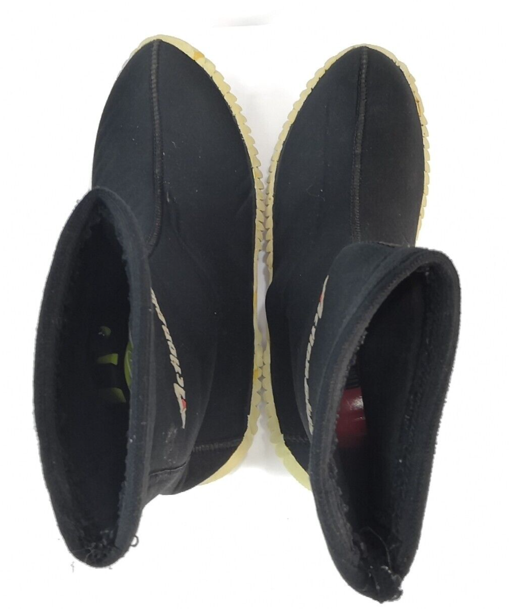 Action Plus Scuba Diving Fishing Boots Size 6 Neoprene Booties
