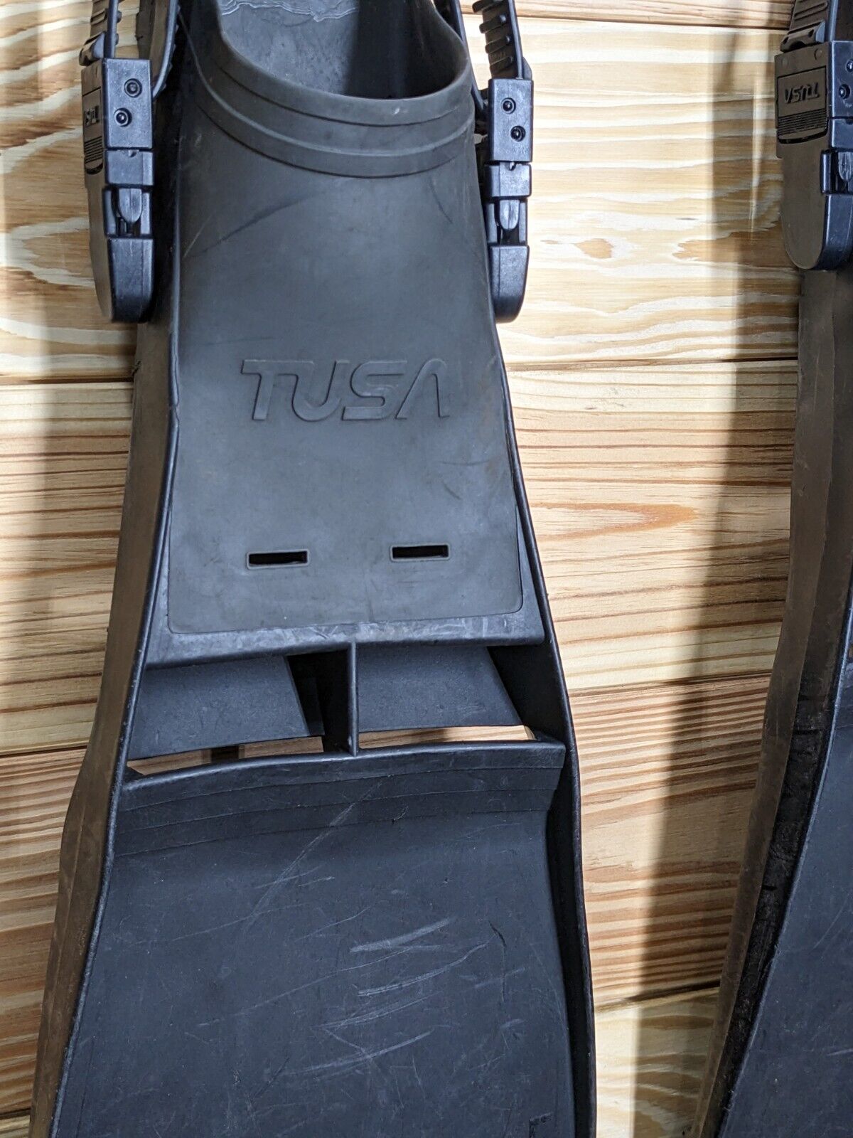 Tusa Liberator Graphite Open Heel Scuba Dive Snorkel Fins Flippers Size Regular