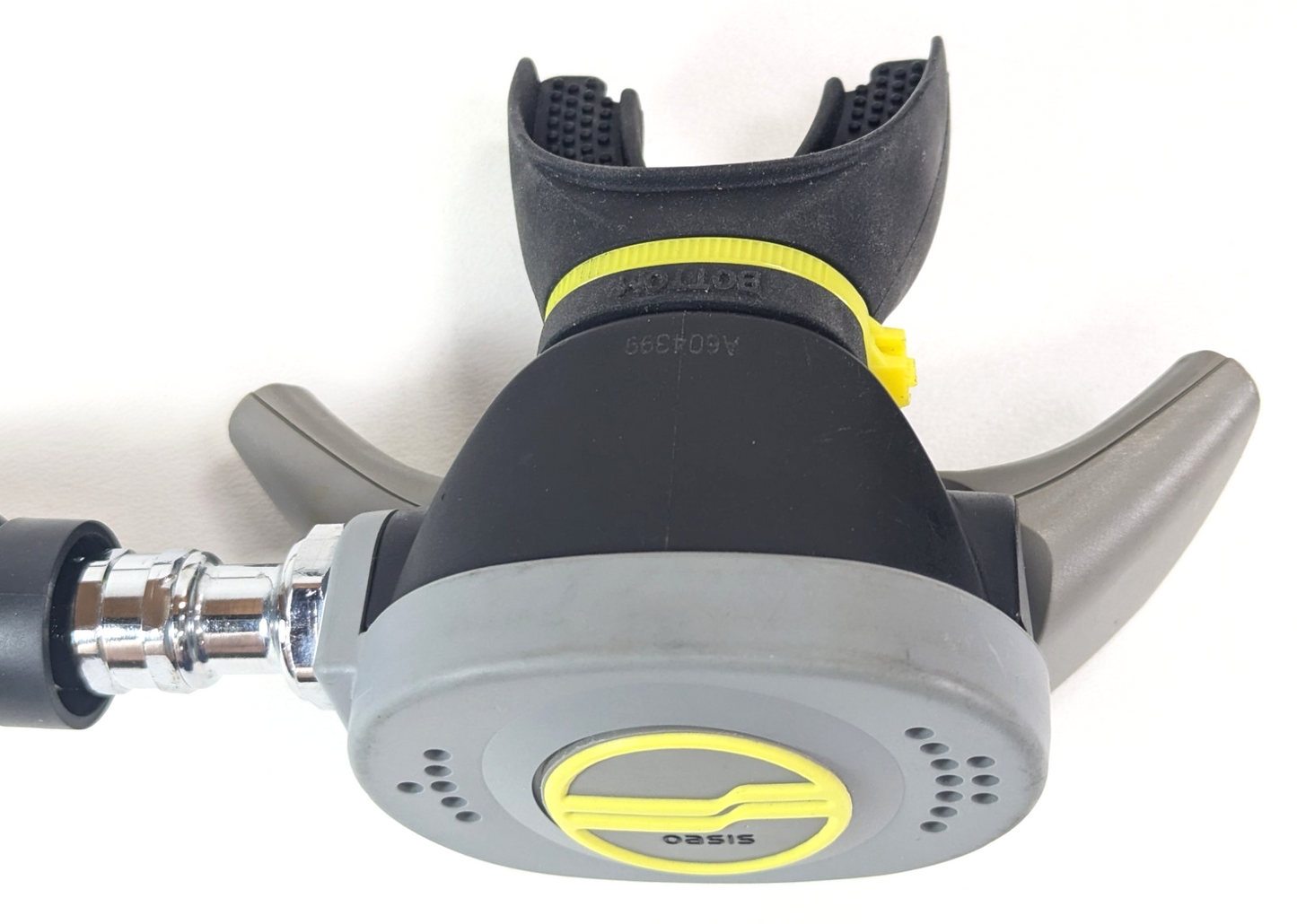 Sherwood Oasis Scuba Dive Regulator Set Yoke, 1st, 2nd Stage & Inflator SRB57006