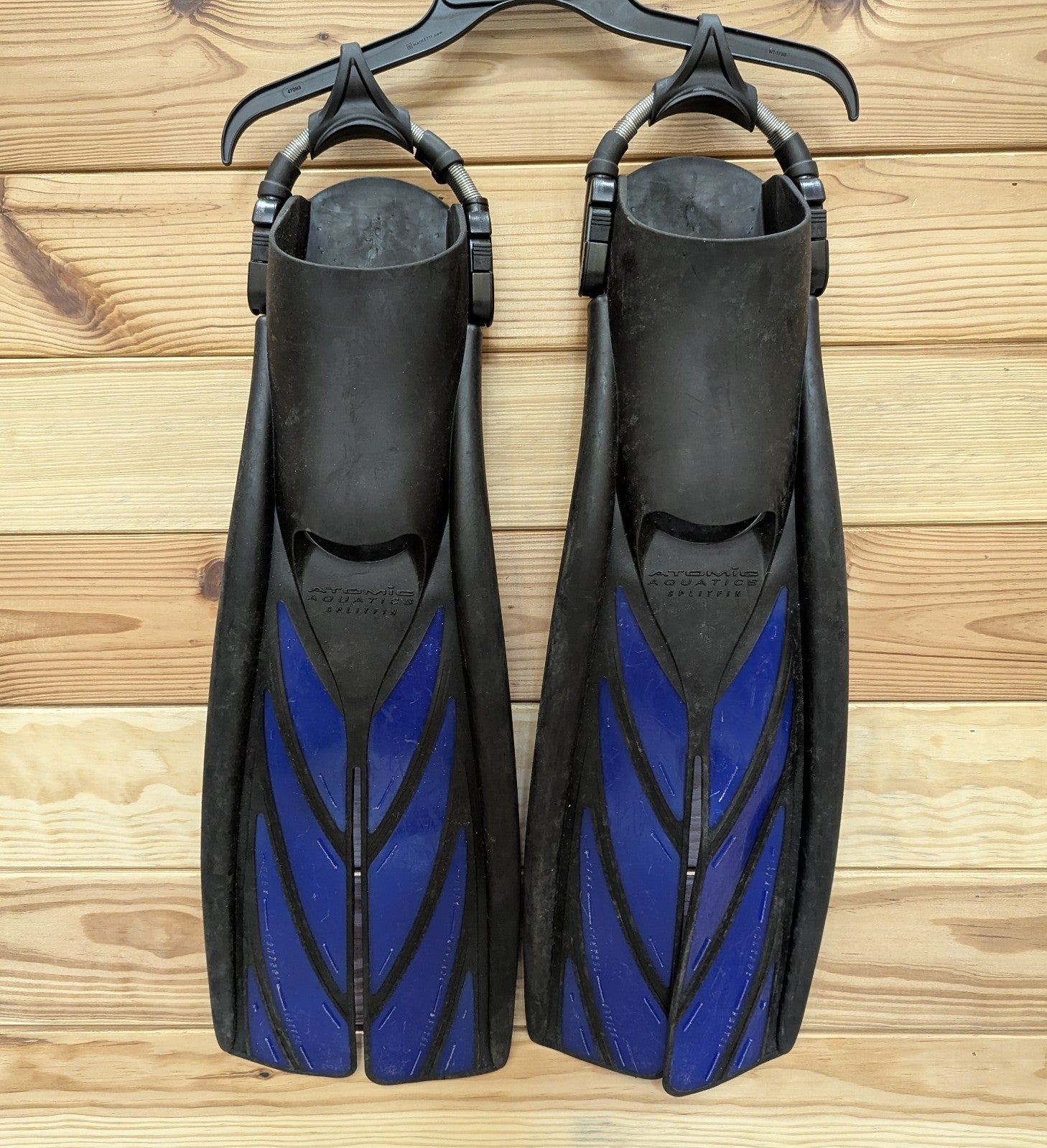 2 X Atomic Aquatics Split Fin Spring Straps Scuba Diving Fins EXCELLENT!   #55476