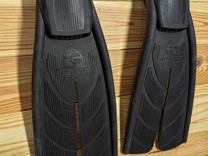 Genesis Blitz Open Heel Adjustable Scuba Dive Snorkel Split Fins Flippers Small2