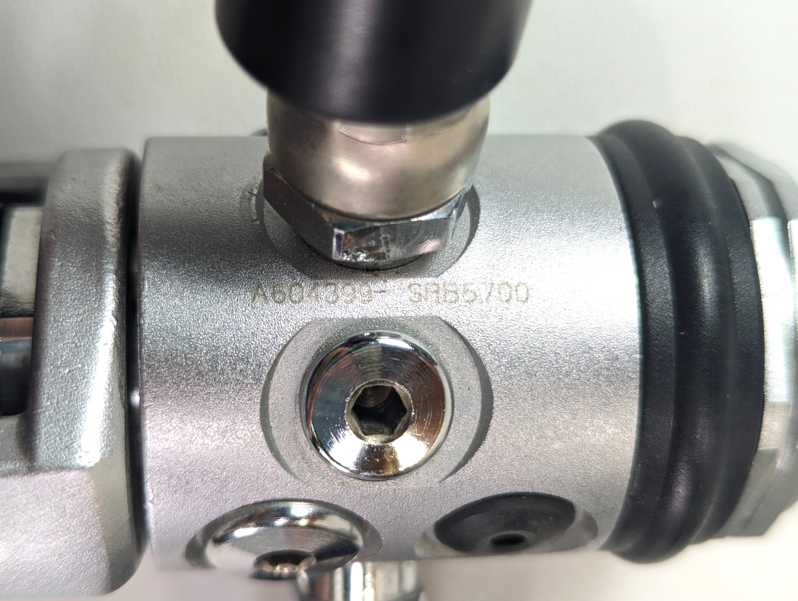 Sherwood Oasis Scuba Dive Regulator Set Yoke, 1st, 2nd Stage & Inflator SRB57004