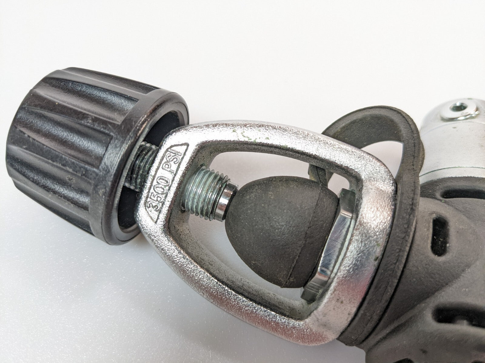 Oceanic PX2 Alpha, Delta Scuba Diving Yoke 1st Stage Regulator + Dust Cap #24388