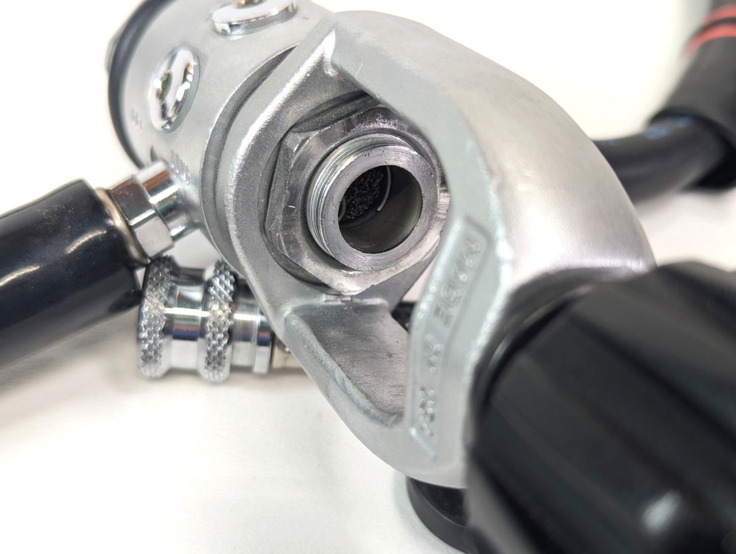 Sherwood Oasis Scuba Dive Regulator Set Yoke, 1st, 2nd Stage & Inflator SRB570013