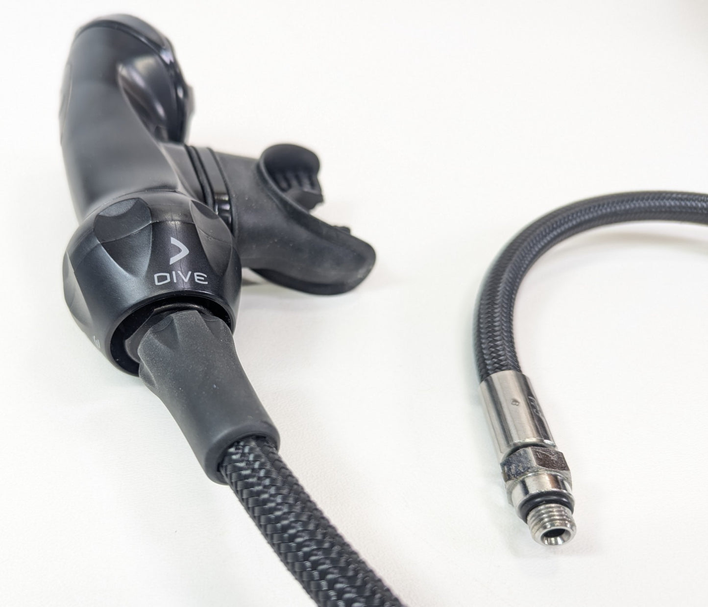 Oceanic Omega 3 Side Exhaust 2nd Stage Regulator Scuba Dive Swivel MaxFlex Hose10