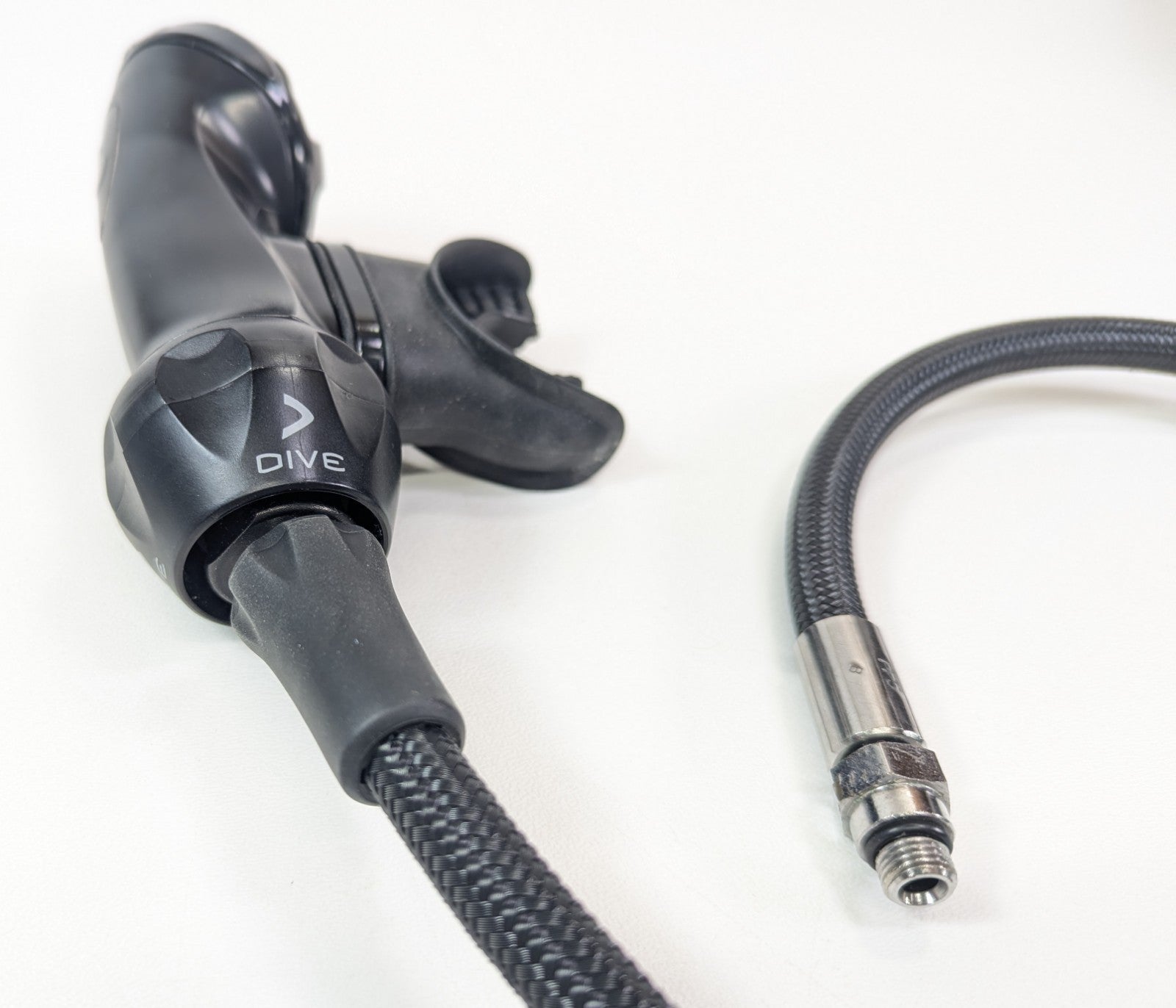 Oceanic Omega 3 Side Exhaust 2nd Stage Regulator Scuba Dive Swivel MaxFlex Hose10