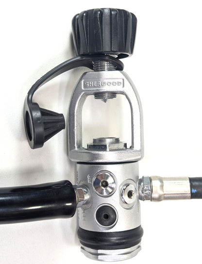Sherwood Oasis Scuba Dive Regulator Set Yoke, 1st, 2nd Stage & Inflator SRB570016
