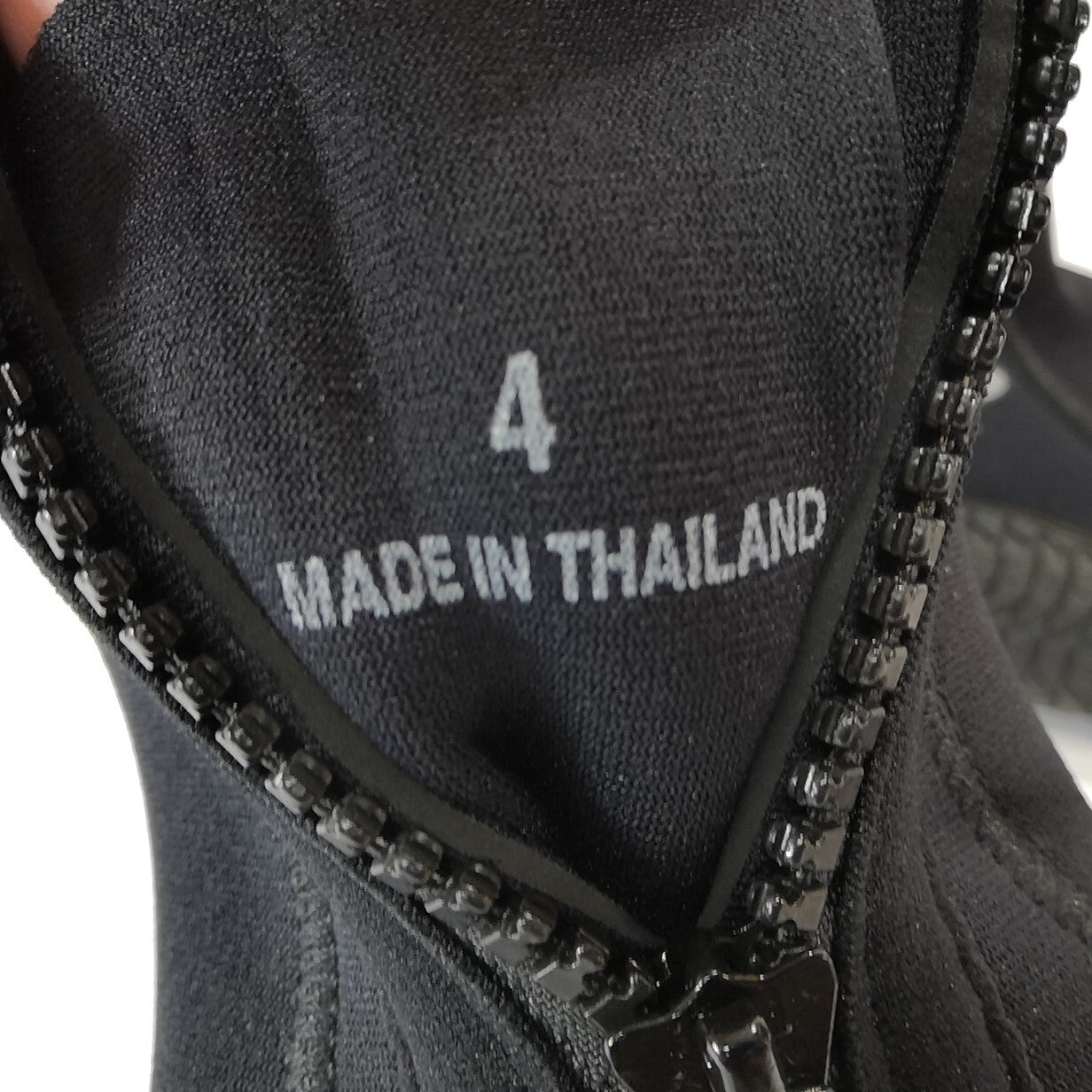 NEW Tilos Titanium Hydro+ Zipper Neoprene Booties Boots 3mm SIZE 4 Scuba Dive10