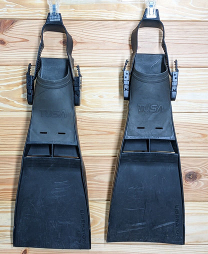 Tusa Liberator Graphite Open Heel Scuba Dive Snorkel Fins Flippers Size Regular0