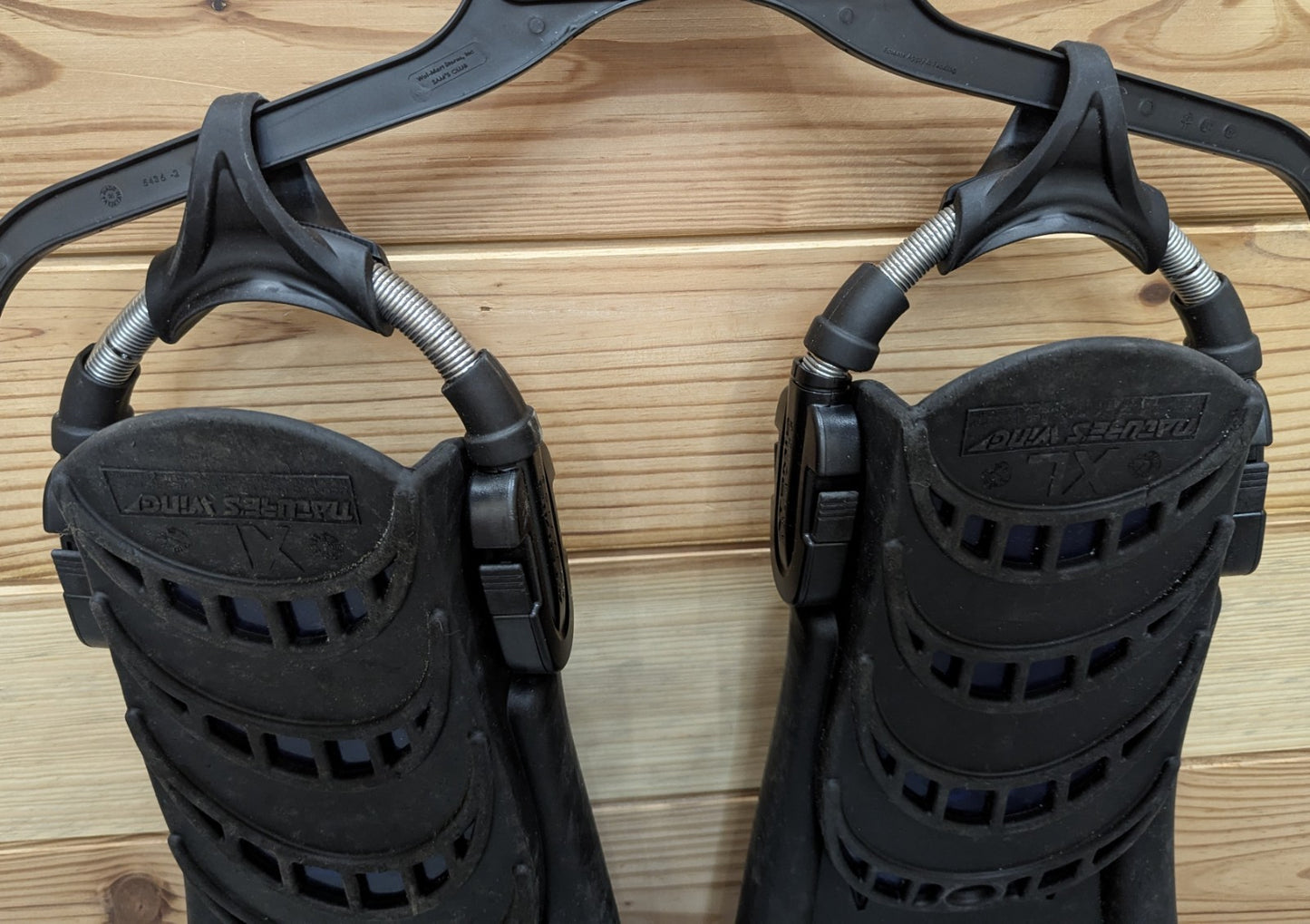 2 X Atomic Aquatics Split Fin Spring Straps Scuba Diving Fins EXCELLENT!   #55479