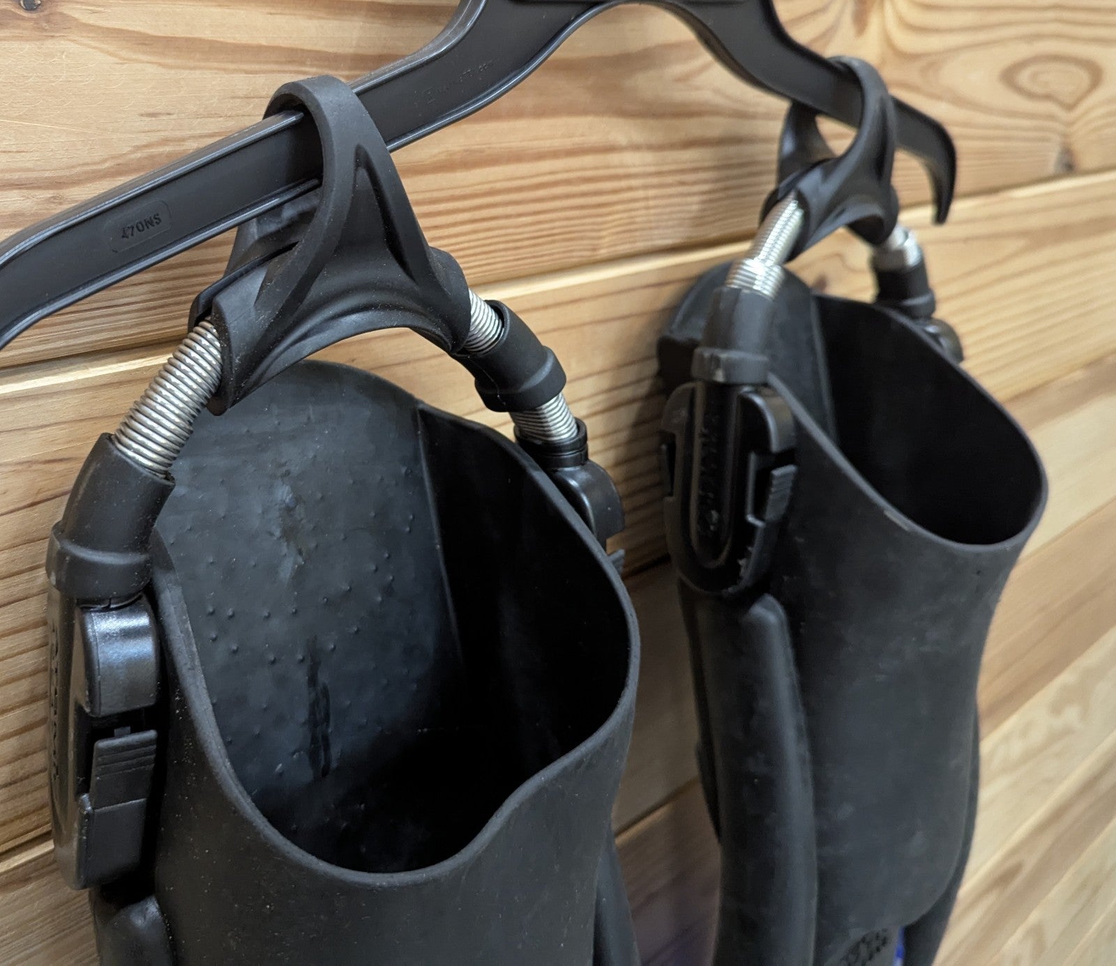 2 X Atomic Aquatics Split Fin Spring Straps Scuba Diving Fins EXCELLENT!   #55472