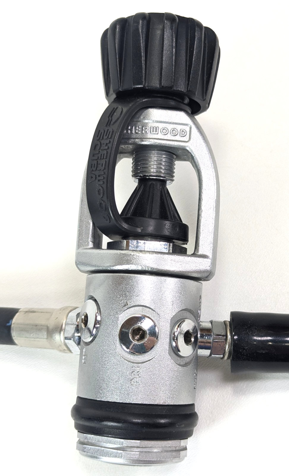 Sherwood Oasis Scuba Dive Regulator Set Yoke, 1st, 2nd Stage & Inflator SRB57003