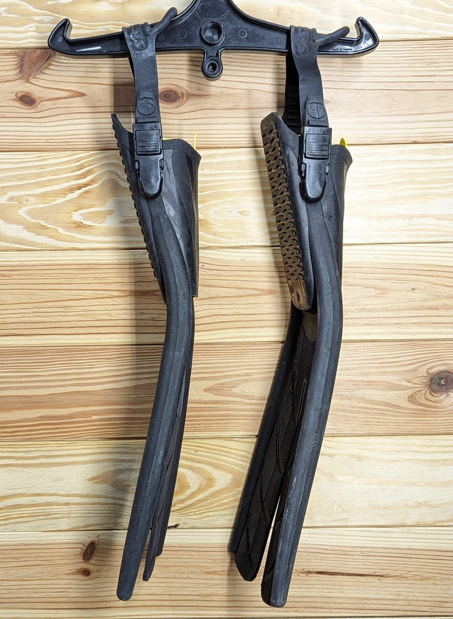Genesis Blitz Open Heel Adjustable Scuba Dive Snorkel Split Fins Flippers Small