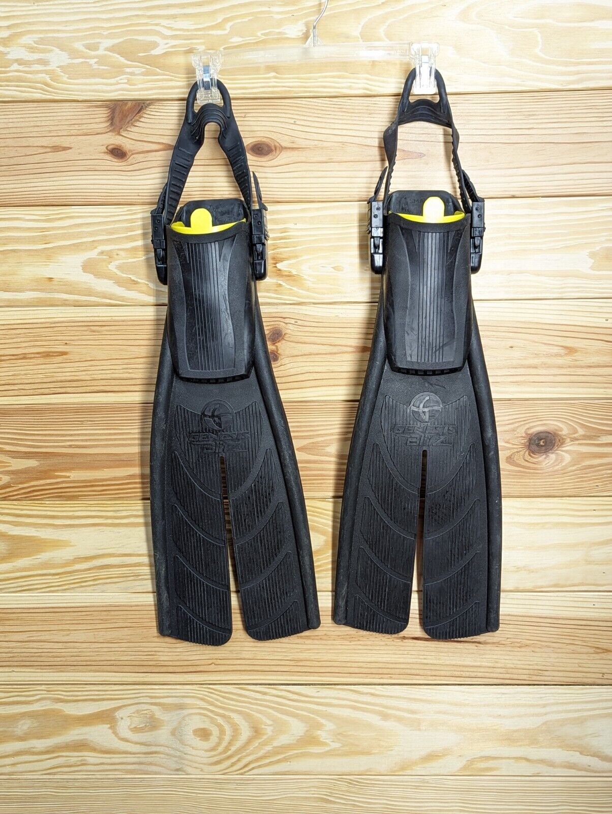 Genesis Blitz Open Heel Adjustable Scuba Dive Snorkel Split Fins Flippers Small